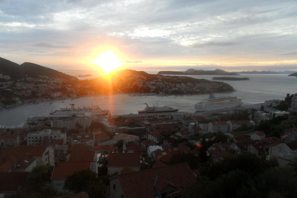 Rooms Anela With Large Common Tarrace And Beautiful Sea View Dubrovnik Ruang foto